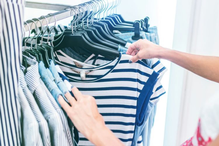 Vêtement fille pas cher en ligne : les conseils utiles pour réaliser de bons achats