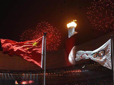 JO 2024 : 5 allumages du chaudron olympique qui ont marqué l’histoire des Jeux