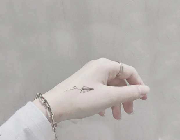 10 idées de tatouages discrets et élégants pour femmes