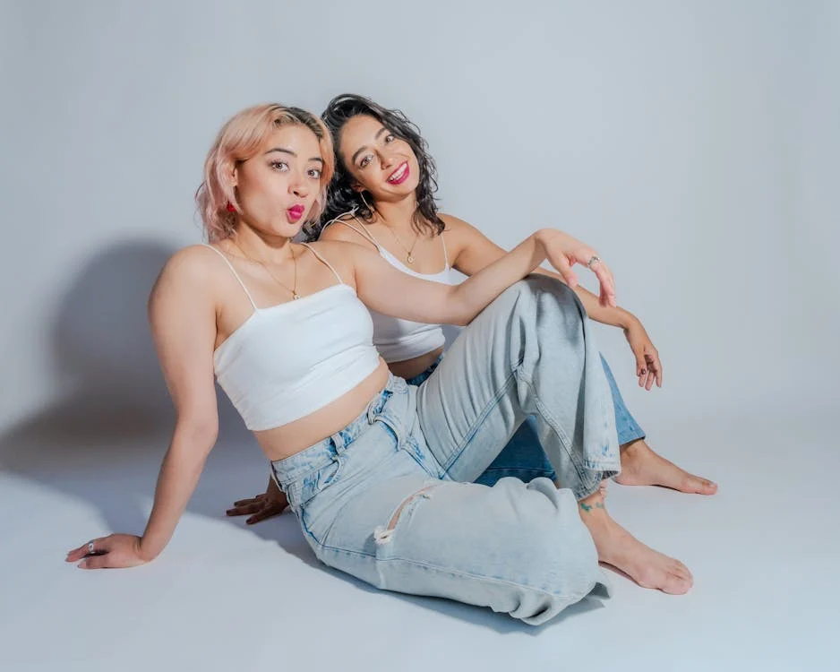 Jeans femme : tendances du moment et conseils pour bien choisir