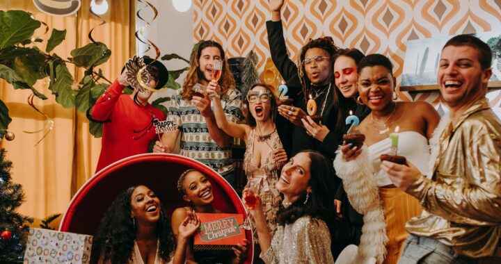 Tenues de fêtes durables : comment briller en restant éco-responsable